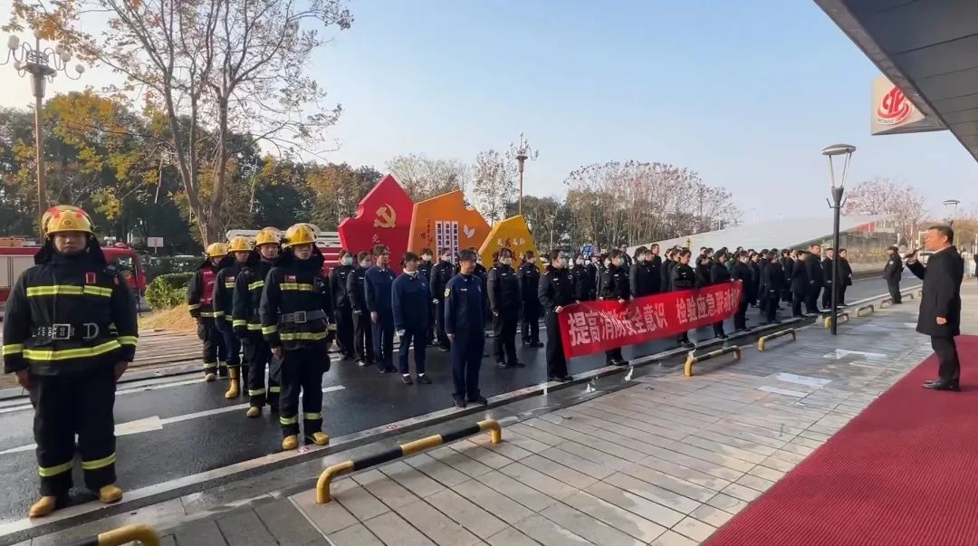 南昌消防梯可以达到多少楼_南昌市消防云梯高度_消防云梯高度南昌