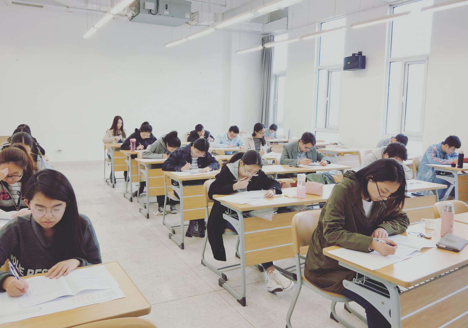 答题公务员涂考试卡怎么涂_公务员考试答题卡涂多了_答题公务员涂考试卡可以吗