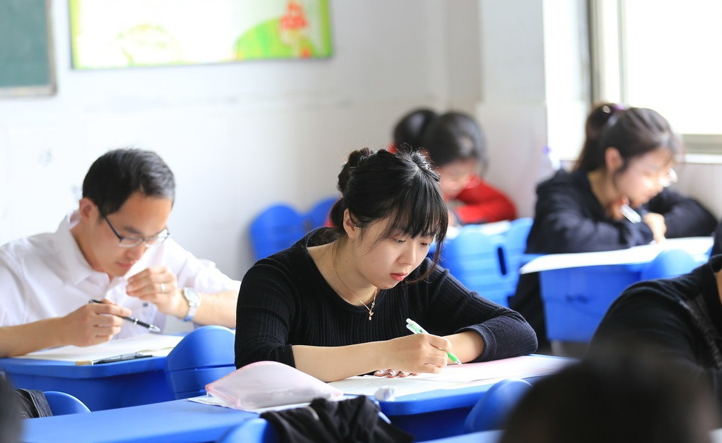 全国各地在编教师真实工资排行榜大揭秘，差距惊人图1