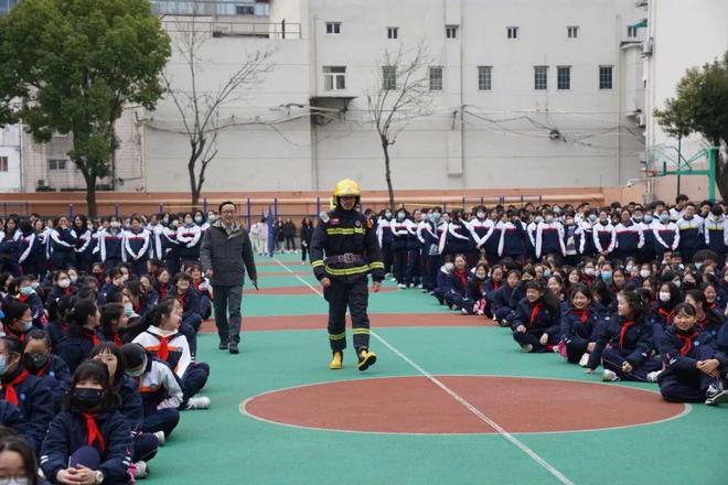 “警钟长鸣，做平安市一人”的消防主题课图3