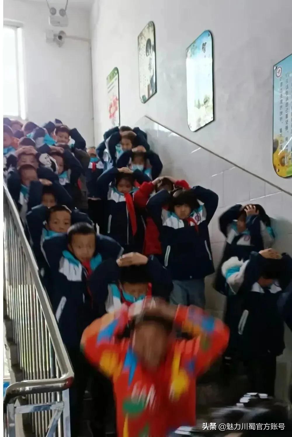 小学教师教育工作总结_总结小学教育教师工作内容_小学教师教育教学工作总结简短