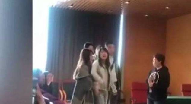 天津大爆炸消防员哭泣的视频_天津大爆炸消防战士_天津爆炸视频消防兵